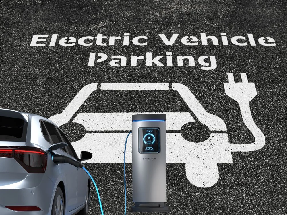 تحديات مجال صناعة السيارات الكهربائية في السعودية