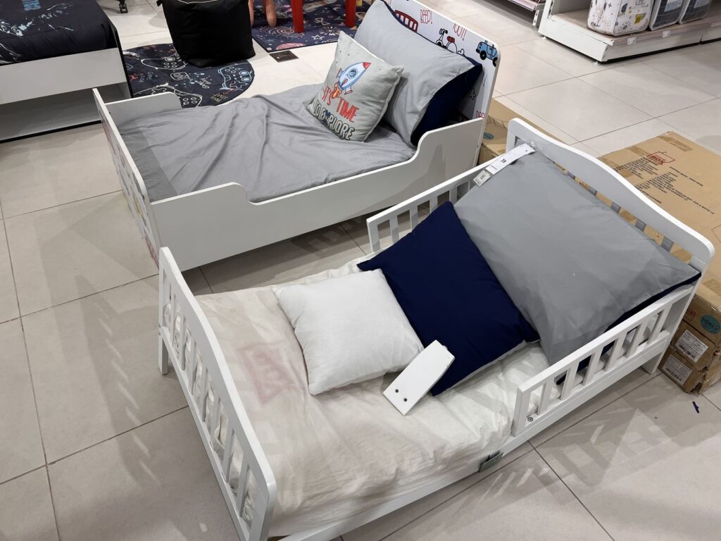 سرير اطفال